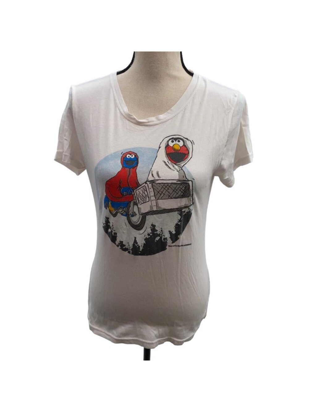 Bay Island Sportswear Large (looks like a small) ET Sesame Street Tee fair cond